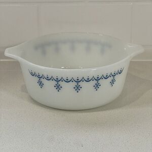 Vintage Pyrex 472 Snowflake Blue 1 1/2 PT Casserole Dish NO LID